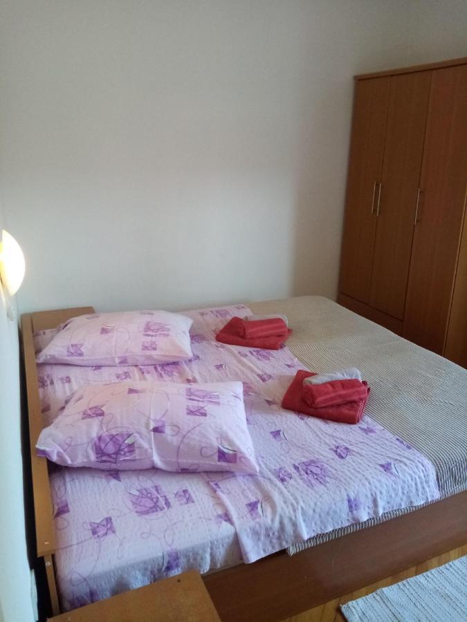 Apartments "Sun-Sea" Lopar Bagian luar foto