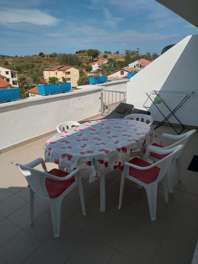 Apartments "Sun-Sea" Lopar Bagian luar foto