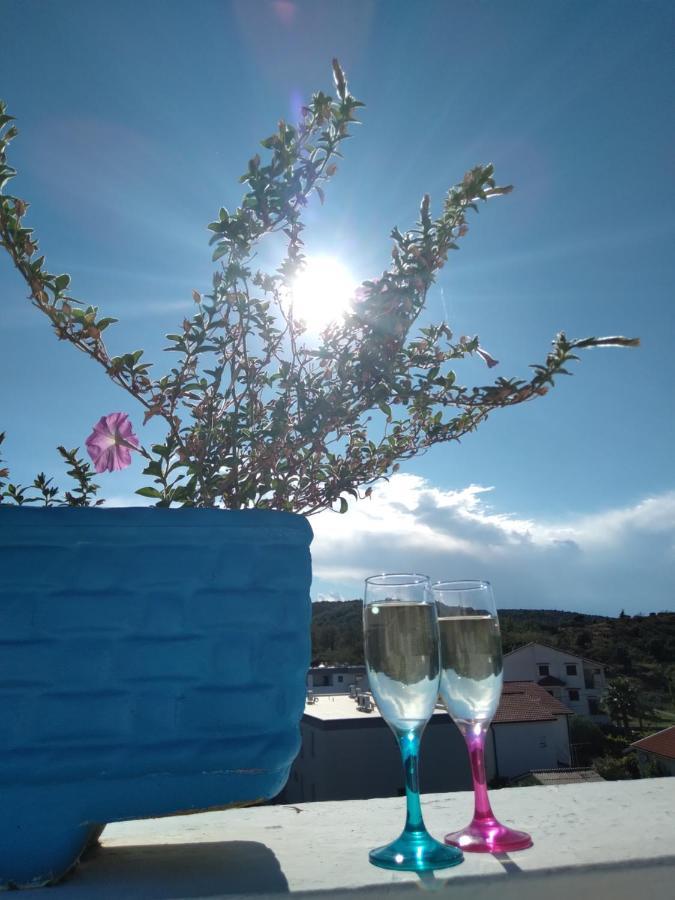Apartments "Sun-Sea" Lopar Bagian luar foto