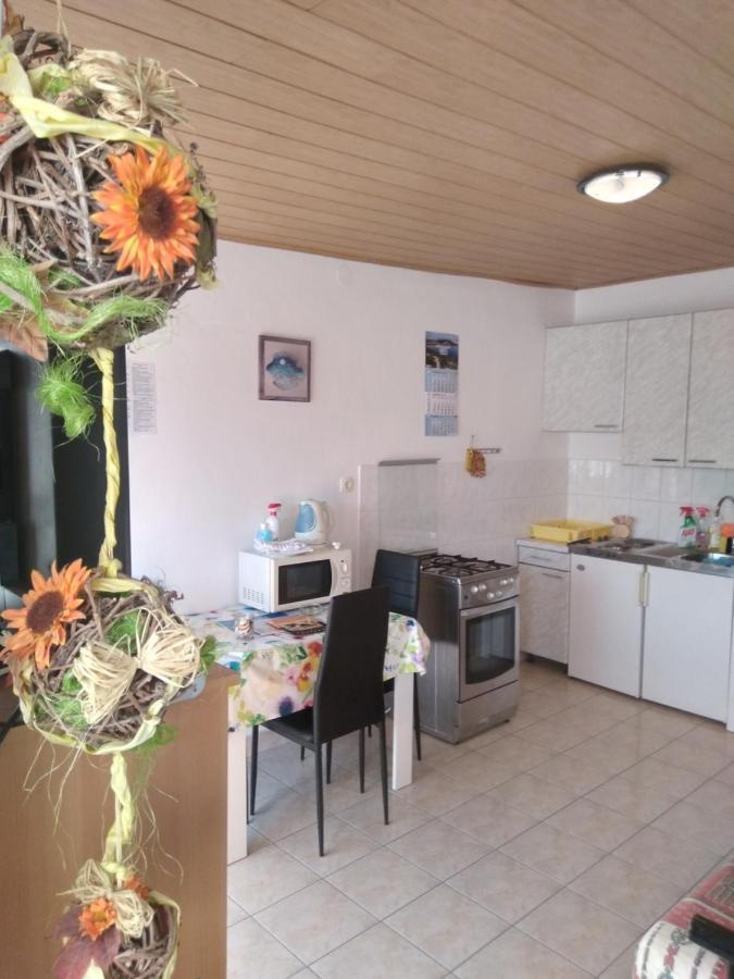 Apartments "Sun-Sea" Lopar Bagian luar foto